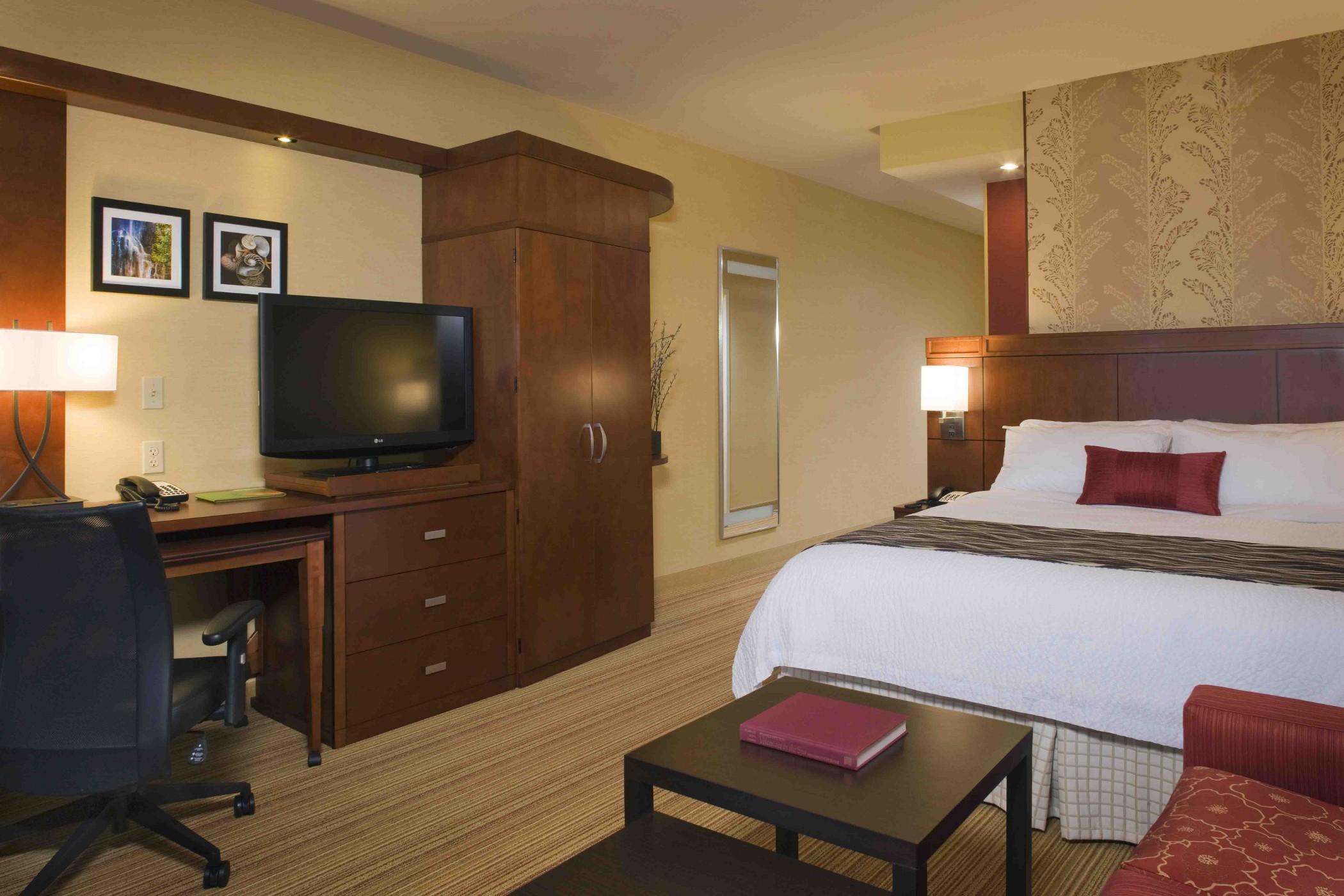 Отель Courtyard By Marriott Maui Kahului Airport Экстерьер фото